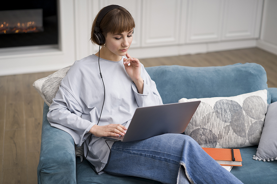 ONLINE ELŐADÁSOK, WORKSHOPOK